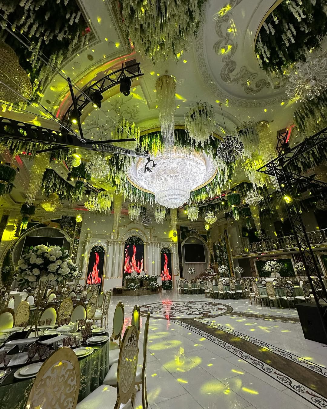 Aura böyük zal - şəkil 2